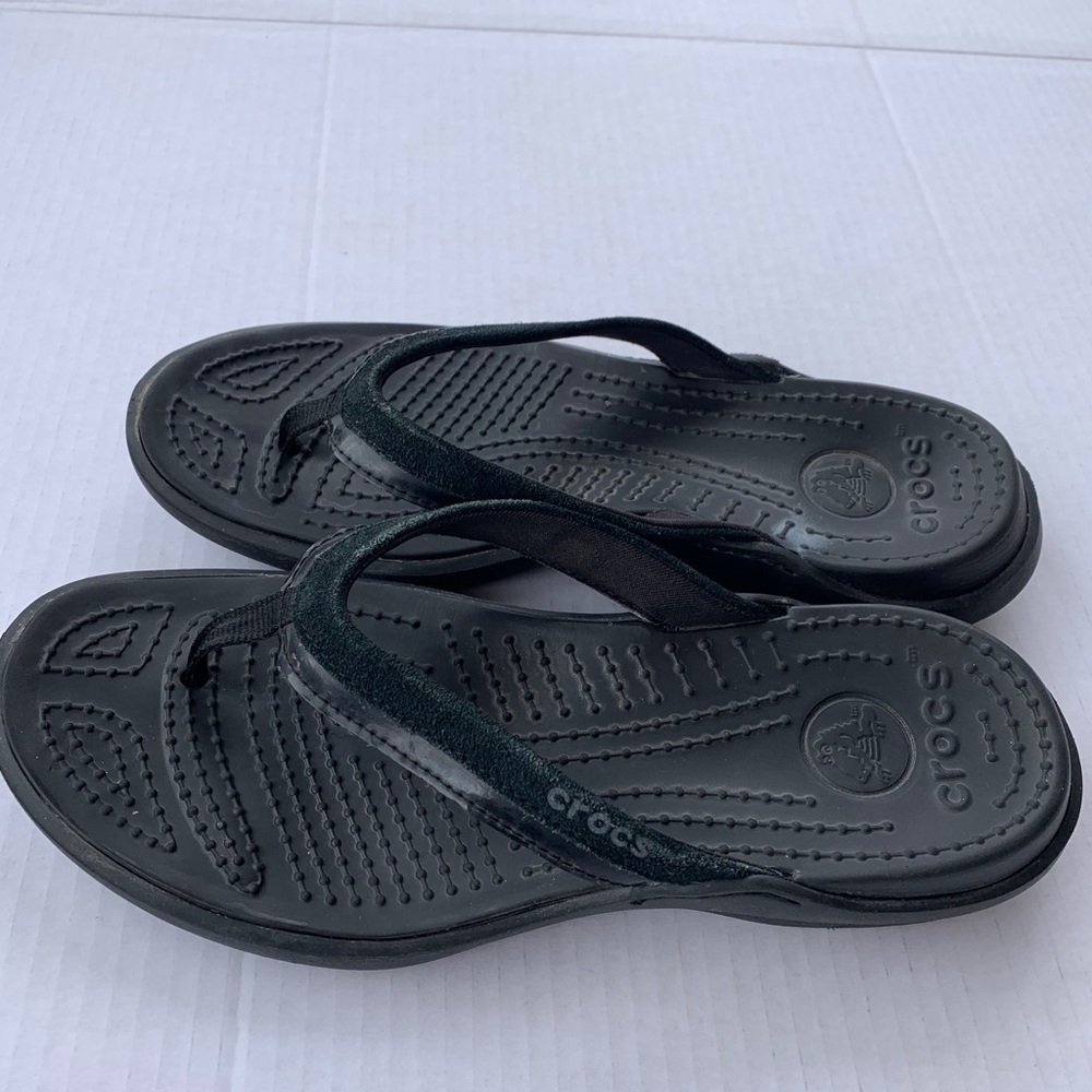 Crocs Suede Flip Flops 9